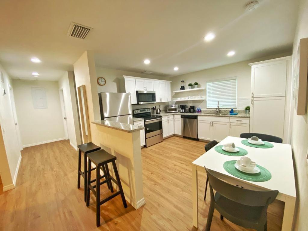 珀特奥兰治*New*Sunshine Gorgeous- 3Bd/2Ba -Private Backyard!别墅 外观 照片